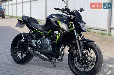 Мотоцикл Без обтекателей (Naked bike) Kawasaki Z 650 2018 в 