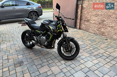 Спортбайк Kawasaki Z 650 2018 в 