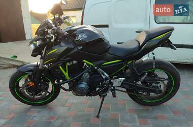 Мотоцикл Без обтекателей (Naked bike) Kawasaki Z 650 2018 в 