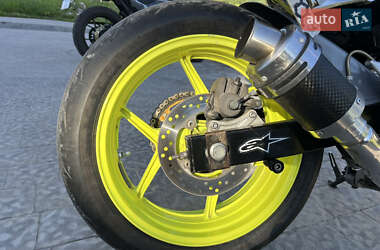 Спортбайк Kawasaki Z 750R 2004 в 
