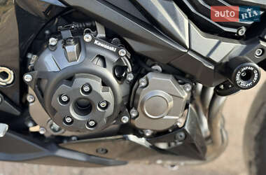 Мотоцикл Без обтекателей (Naked bike) Kawasaki Z 800 2013 в 