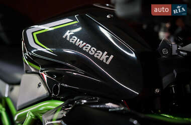 Спортбайк Kawasaki Z H2 2020 в 