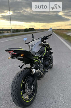 Спортбайк Kawasaki Z900 2020 в 