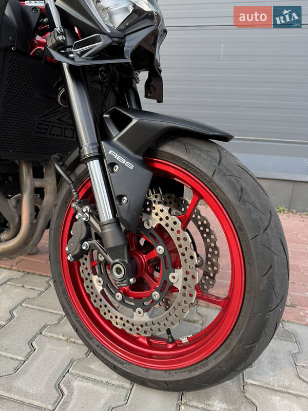 Мотоцикл Без обтекателей (Naked bike) Kawasaki Z900 2021 в Киеве