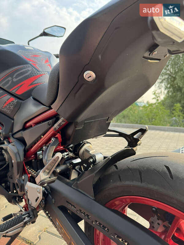 Мотоцикл Без обтекателей (Naked bike) Kawasaki Z900 2021 в Киеве