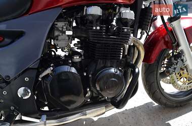 Мотоцикл Классик Kawasaki ZR 2001 в 