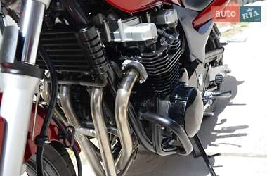 Мотоцикл Классик Kawasaki ZR 2001 в 