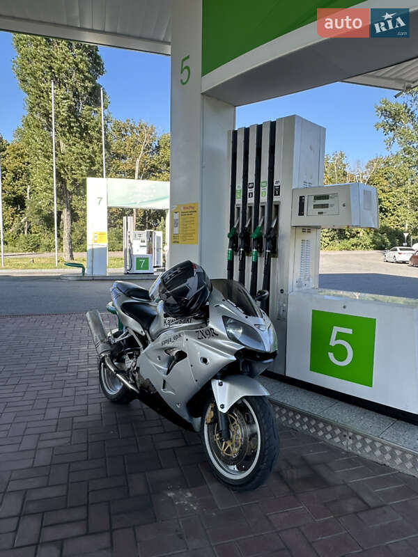 Спортбайк Kawasaki ZX 9R 2002 в Монастырище