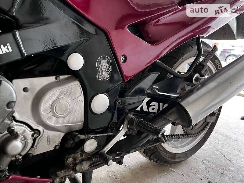 Спортбайк Kawasaki ZZR 400 1992 в Нерубайське