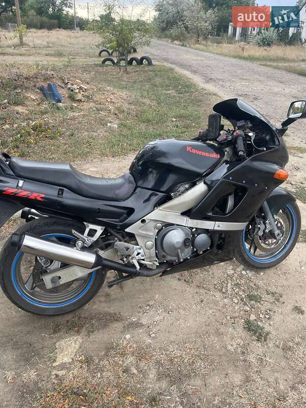 Мотоцикл Спорт-туризм Kawasaki ZZR 400 1999 в 