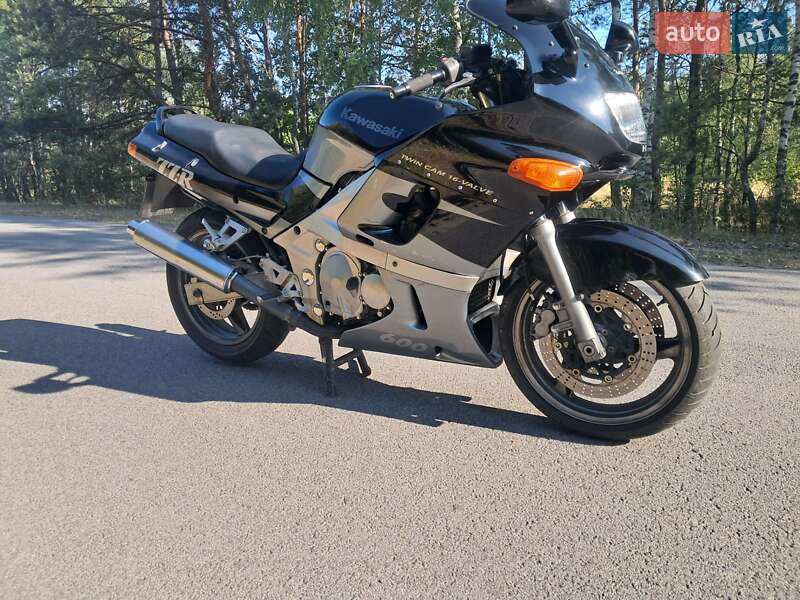 Мотоцикл Спорт-туризм Kawasaki ZZR 600 1999 в Житомире фото 3 Мотоцикл Спорт-туризм Kawasaki ZZR 600 1999 в Житомире