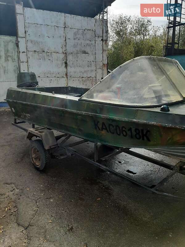 Лодка Казанка 5 2001 в Золотоноше