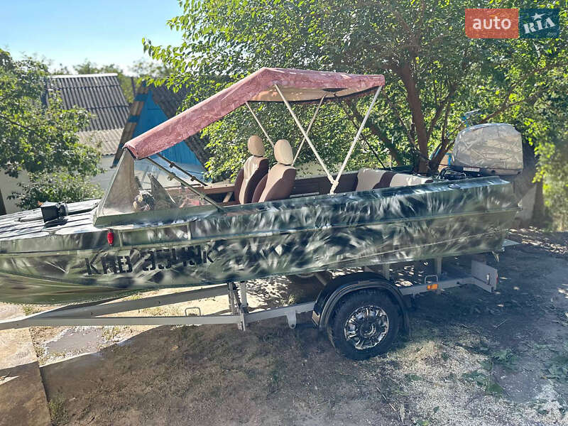 Човен Казанка 5М2 2010 в Ржищеві