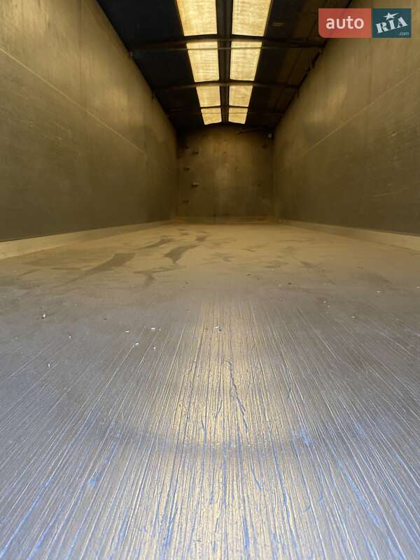 Самоскид напівпричіп Kempf SKM 2010 в Рівному