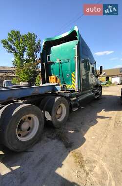 Тягач Kenworth T2000 2000 в 