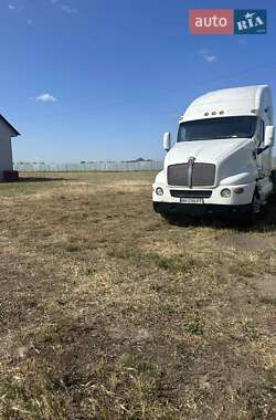 Тягач Kenworth T2000 2003 в 
