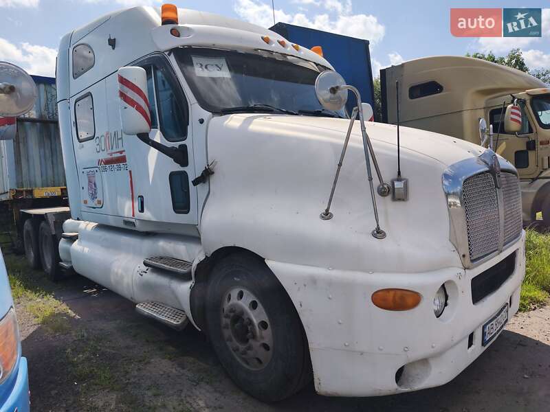 Тягач Kenworth T2000 2002 в Калиновке