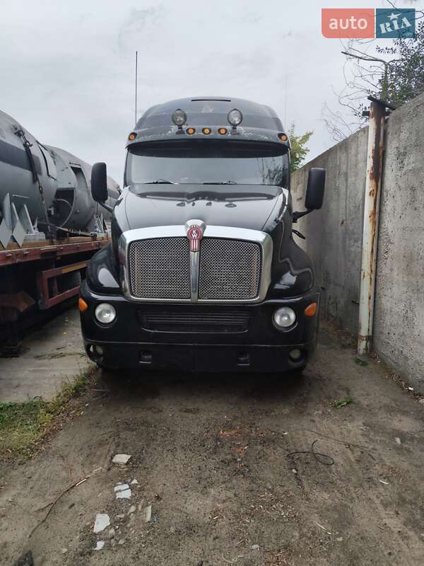 Тягач Kenworth T2000 2002 в 