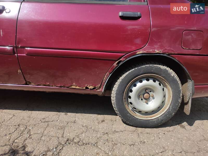 Седан Kia Avella 1997 в Краматорске