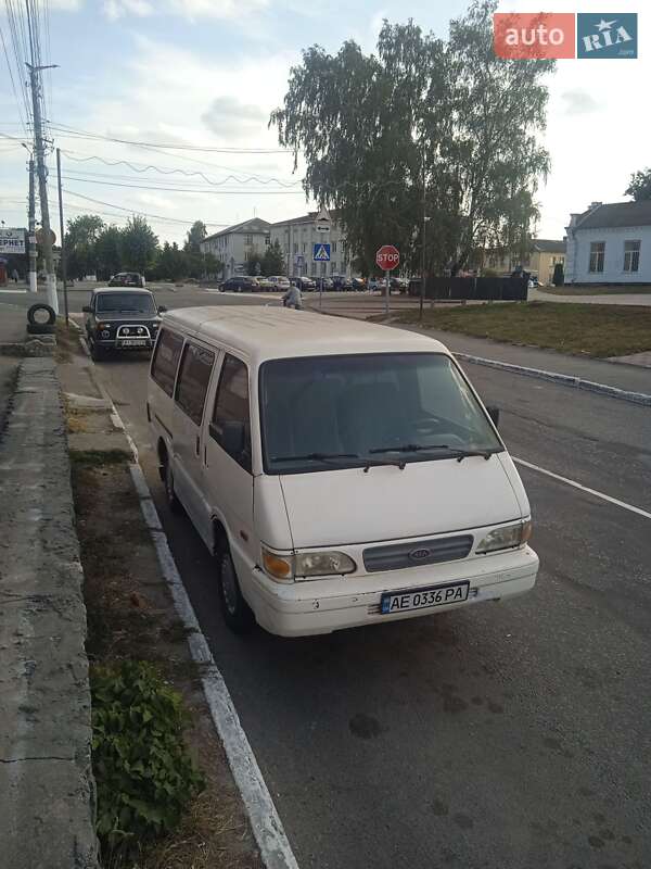 Мінівен Kia Besta 1998 в Рокитному