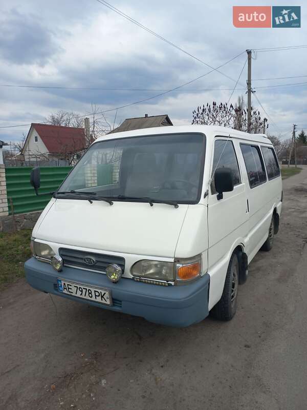 Минивэн Kia Besta 1998 в Решетиловке