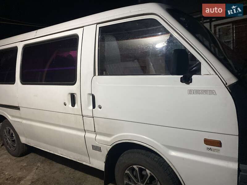 Kia Besta 1998