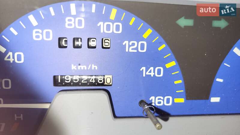 Мінівен Kia Besta 1998 в Києві