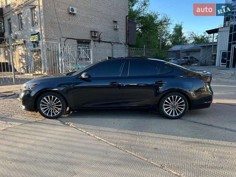 Седан Kia Cadenza 2017 в Харькове