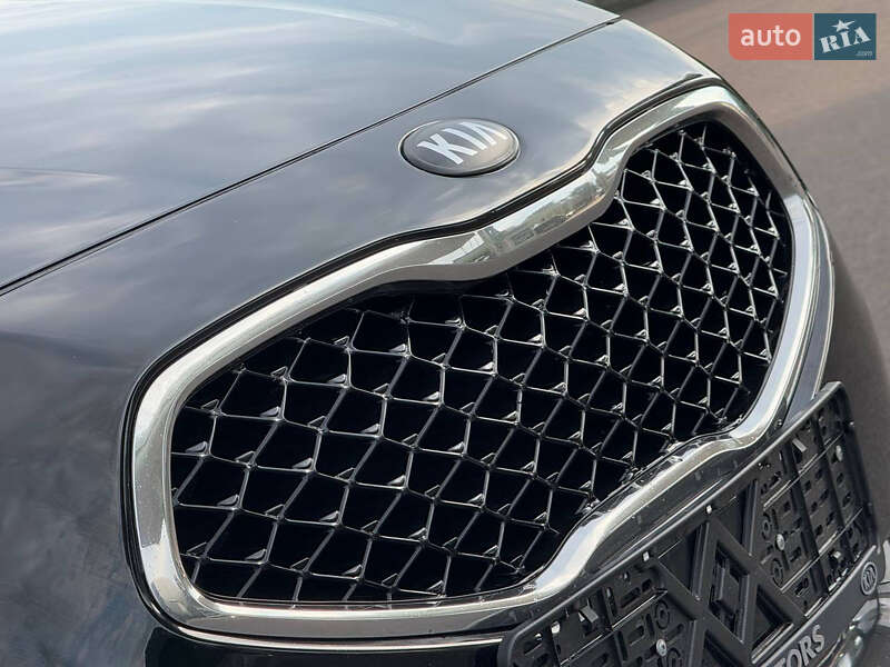 Седан Kia Cadenza 2013 в Дрогобыче