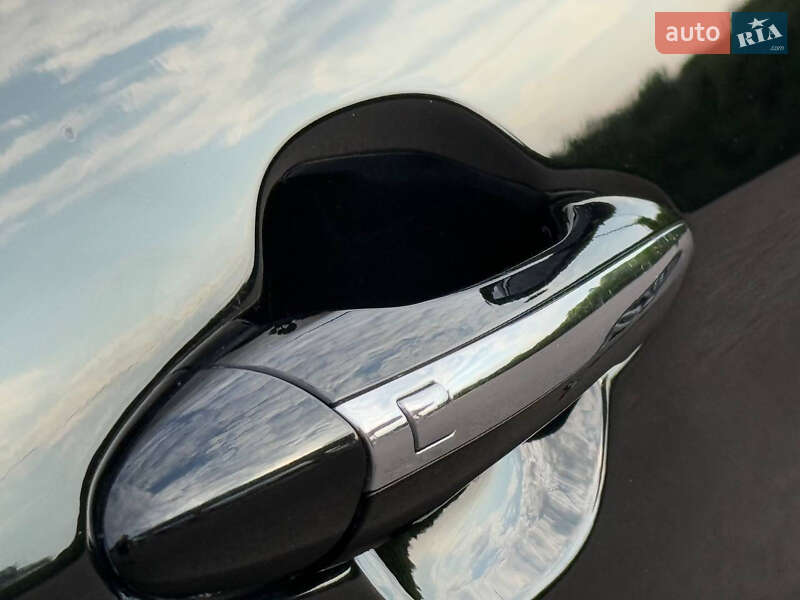 Седан Kia Cadenza 2013 в Дрогобыче