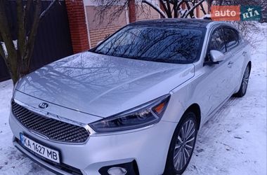 Седан Kia Cadenza 2016 в Вышгороде