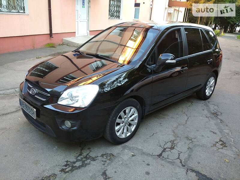 Универсал Kia Carens 2010 в Виннице