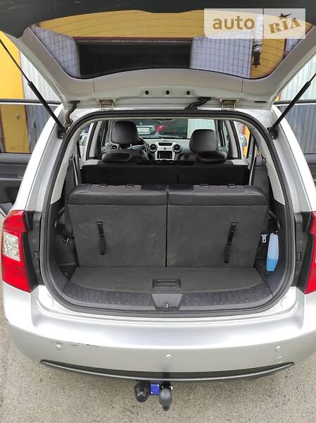 Минивэн Kia Carens 2007 в Черновцах