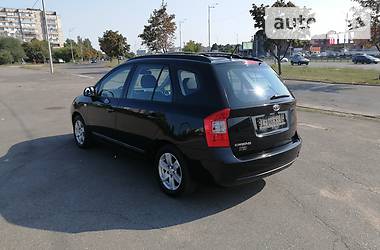 Минивэн Kia Carens 2008 в Киеве