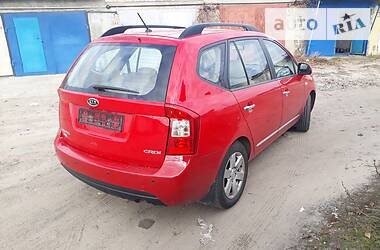 Минивэн Kia Carens 2008 в Энергодаре