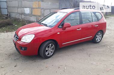 Минивэн Kia Carens 2008 в Энергодаре