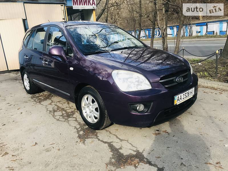 Универсал Kia Carens 2008 в Киеве