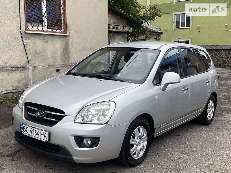 Минивэн Kia Carens 2008 в Львове