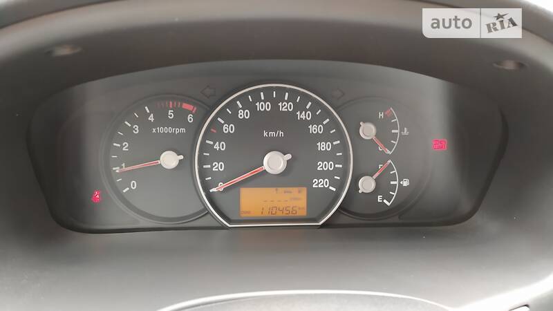 Минивэн Kia Carens 2011 в Киеве