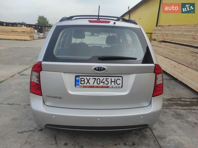 Минивэн Kia Carens 2007 в Красилове
