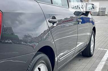 Минивэн Kia Carens 2008 в 