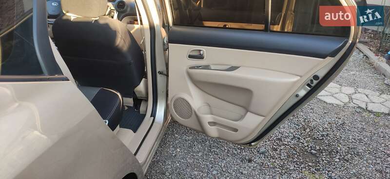 Минивэн Kia Carens 2008 в Броварах