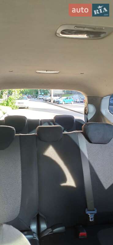 Мінівен Kia Carens 2007 в Києві