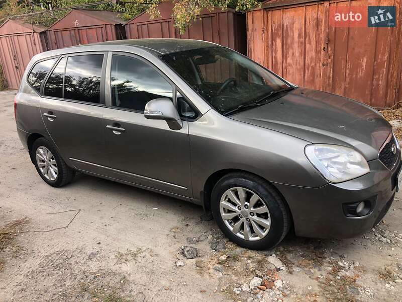 Kia Carens 2011