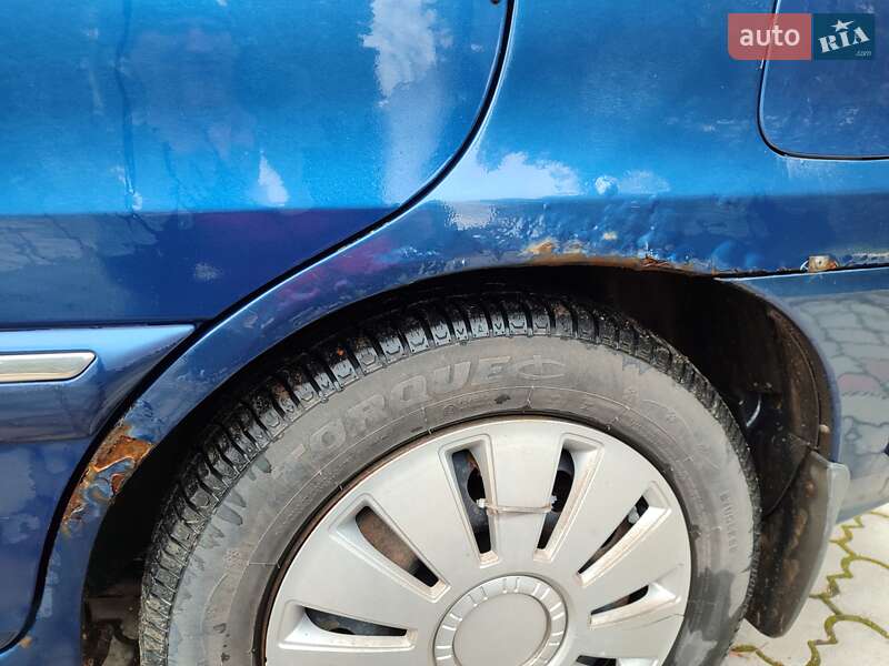 Мінівен Kia Carens 2002 в Чорноморську