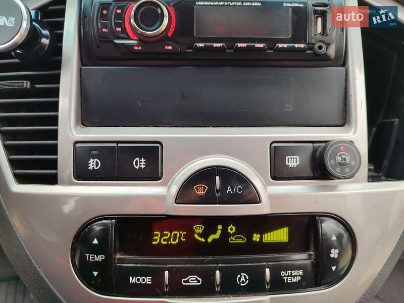 Мінівен Kia Carens 2002 в Чорноморську