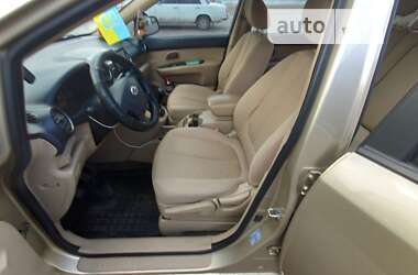 Минивэн Kia Carens 2008 в 
