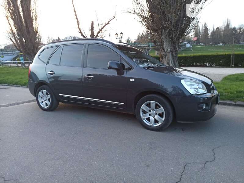 Мінівен Kia Carens 2007 в Ужгороді