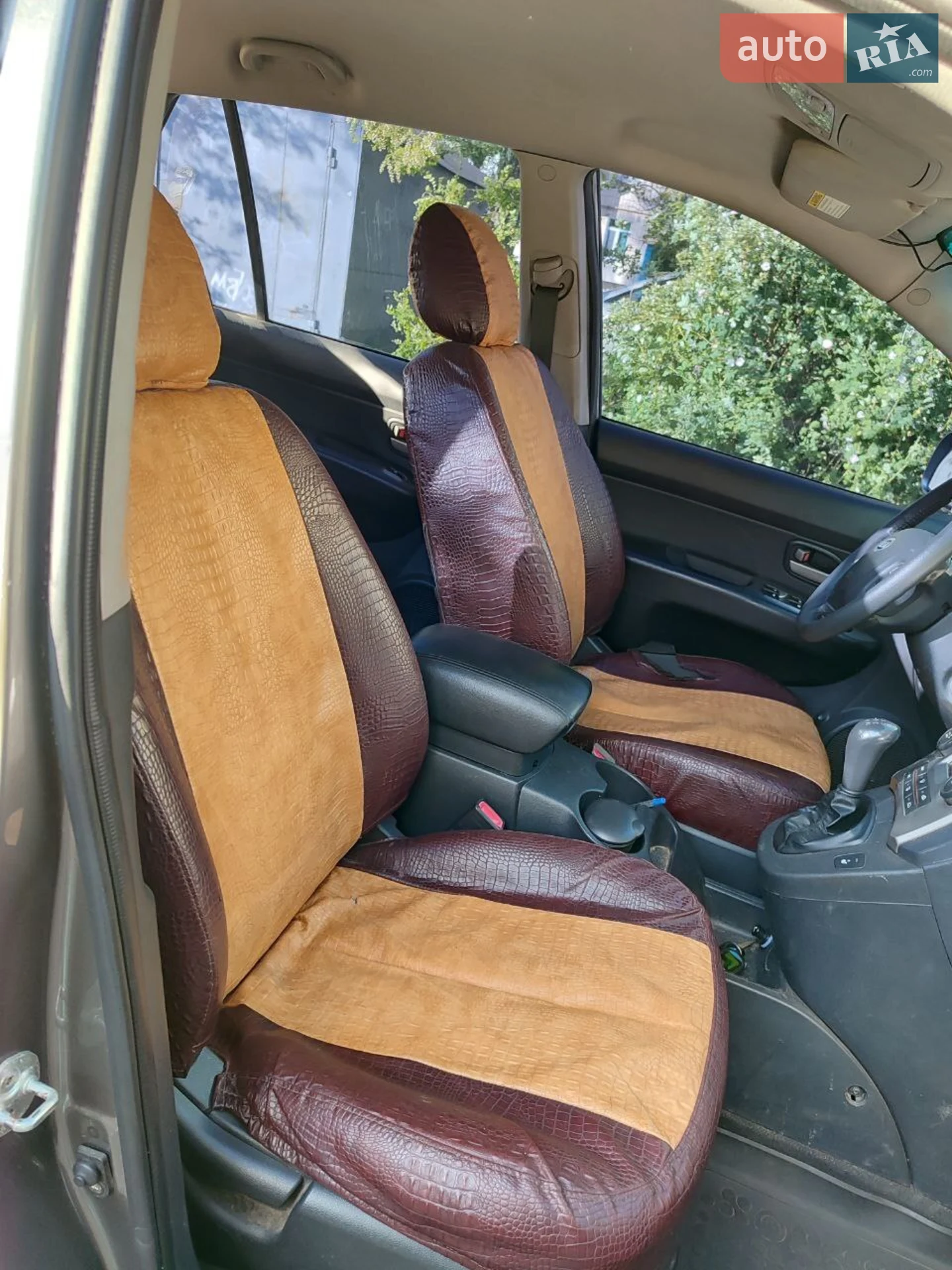2010 Kia Carens - мініатюра 10
