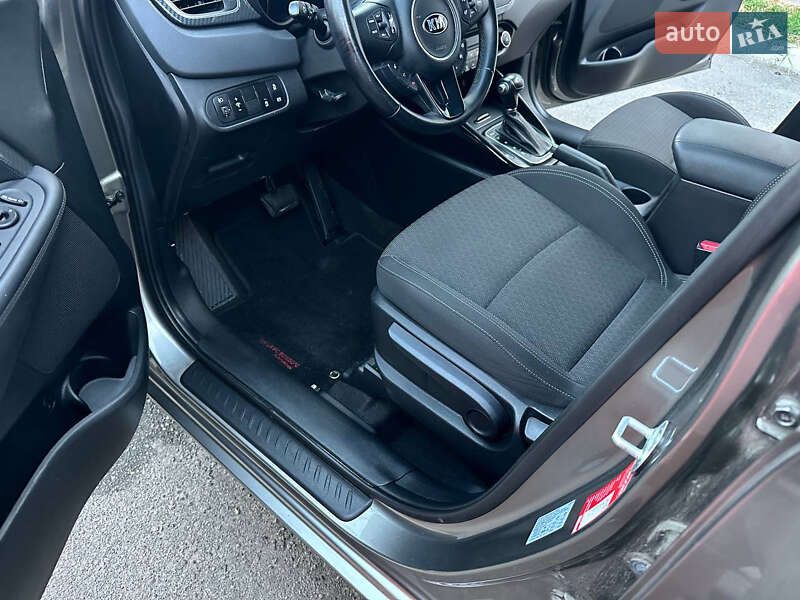 Мікровен Kia Carens 2017 в Києві